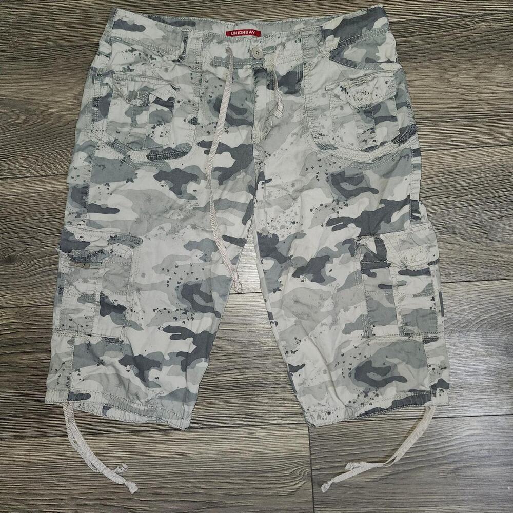 Union Bay camo cargo shorts Women's Size 11